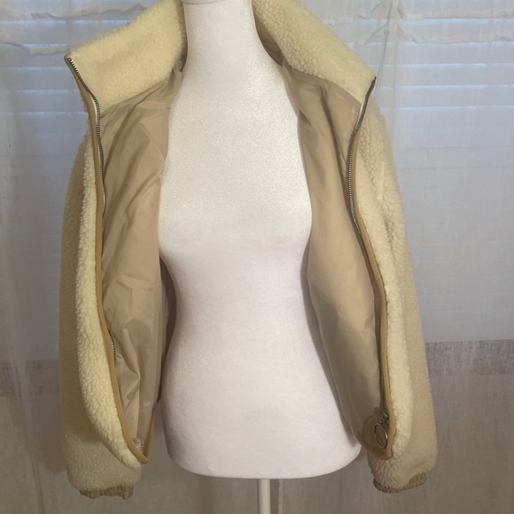 URBAN OUTFITTERS - NWOT Wool Like Jacket with Front Zipper Closure, Size Small - Picture 4 of 9